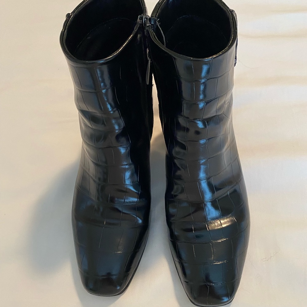Franco Sarto ankle boots color black 
Size 6
